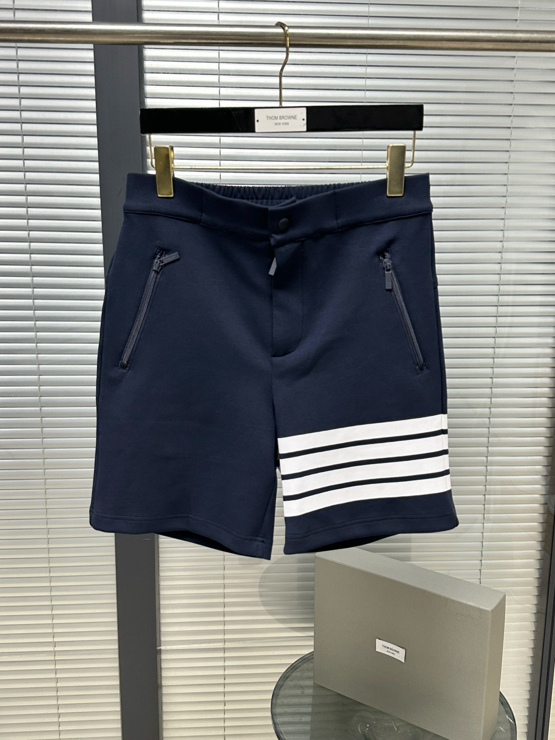 톰브라운 남성 반바지 126277 Thom Browne Shorts 썸네일 이미지