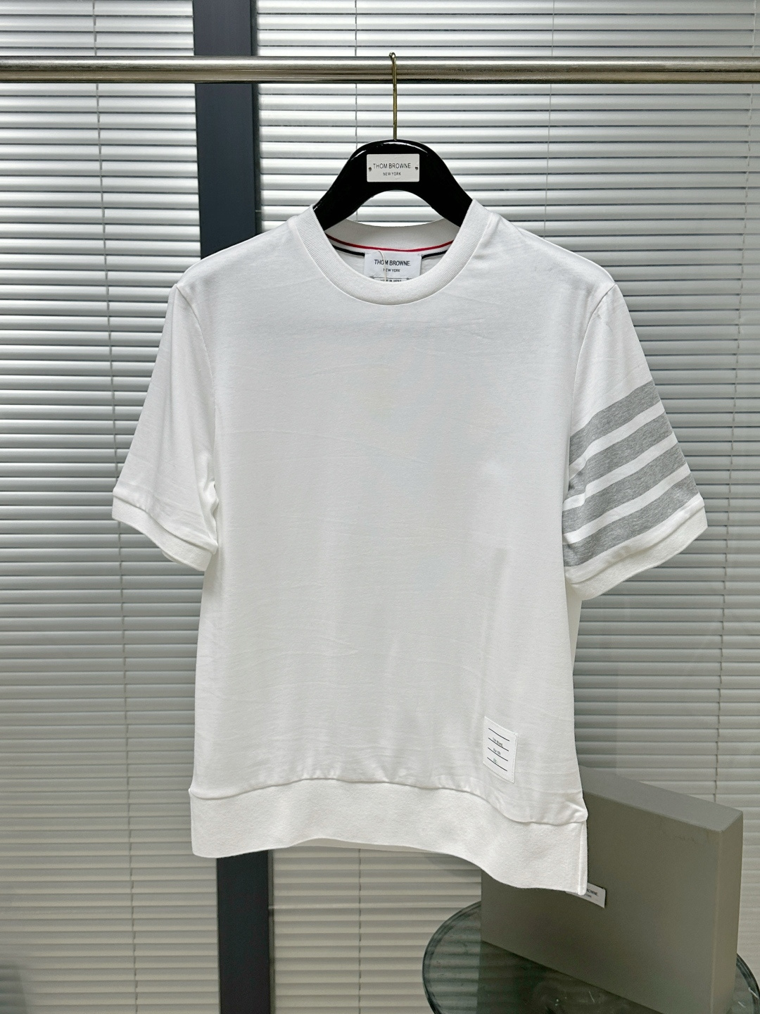 톰브라운 남성 반팔 126352 Thom Browne T Shirt 썸네일 이미지