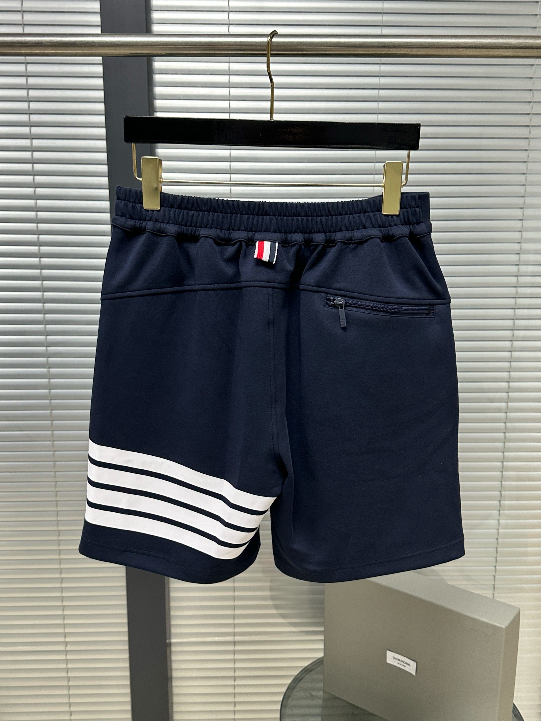 톰브라운 남성 반바지 126277 Thom Browne Shorts 썸네일 이미지