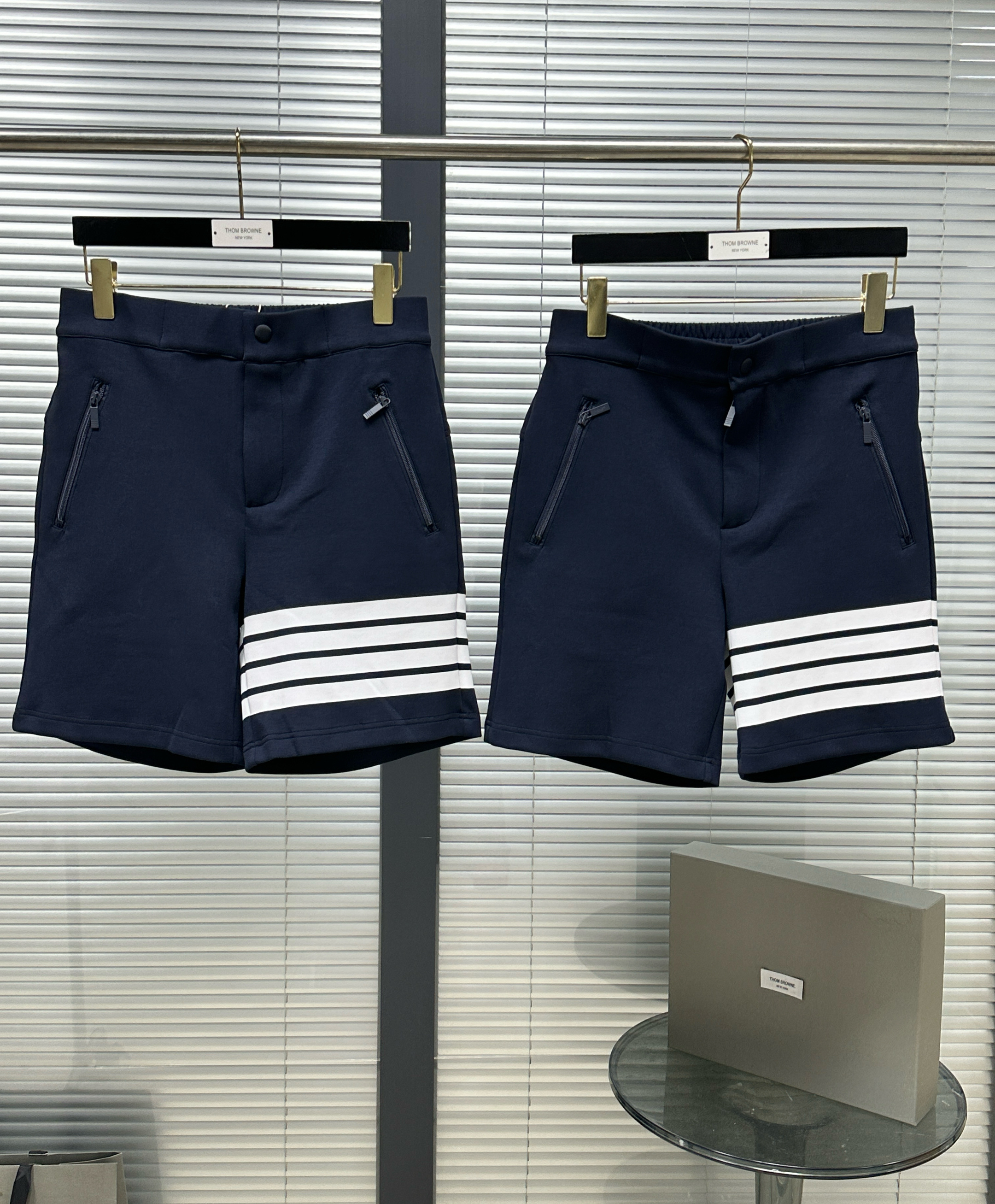 톰브라운 남성 반바지 126277 Thom Browne Shorts 썸네일 이미지