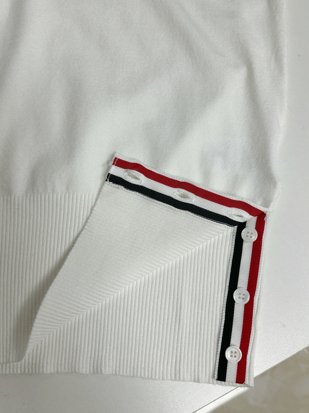 톰브라운 남성 반팔 126222 Thom Browne T Shirt 썸네일 이미지