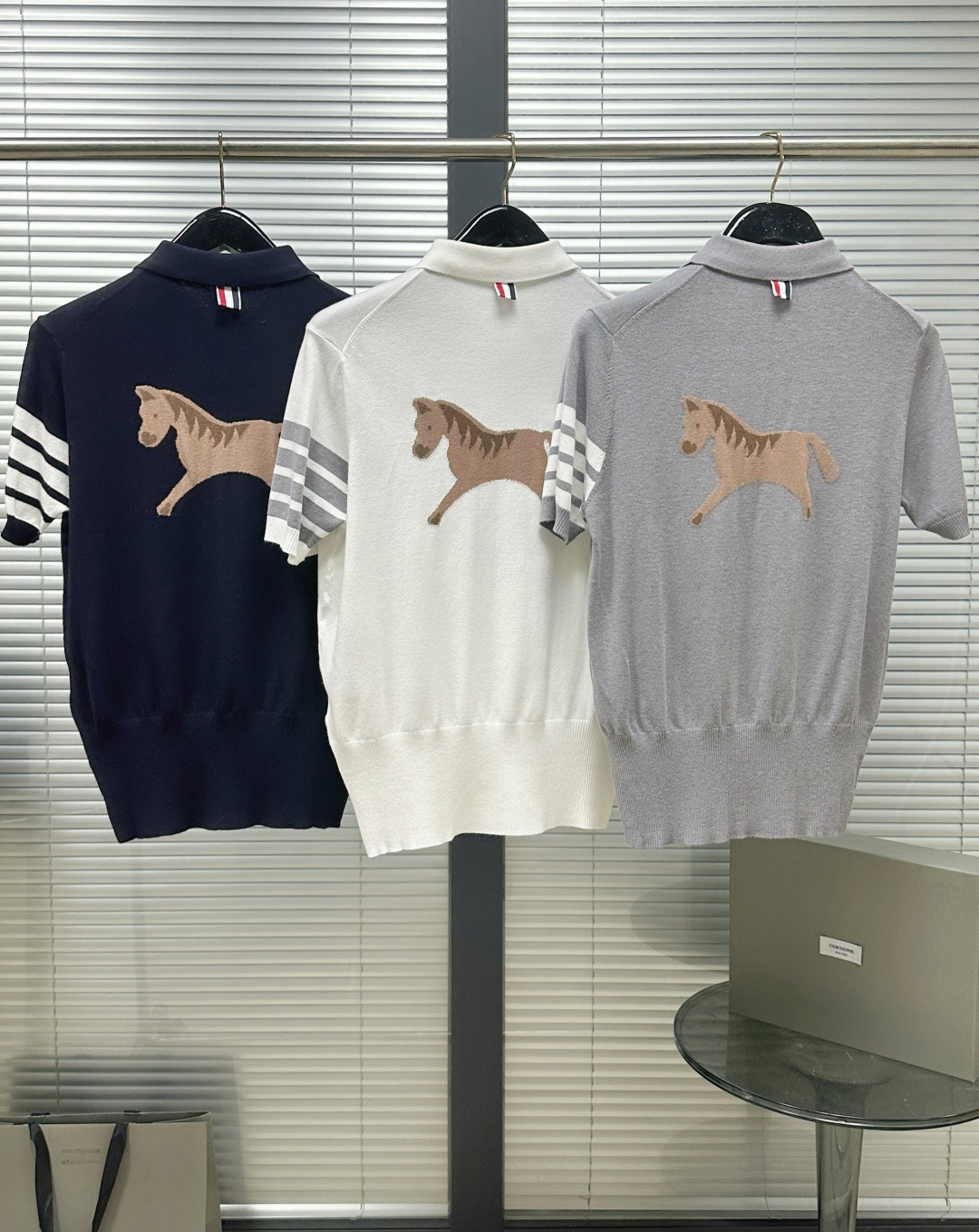 톰브라운 남성 반팔 142900 Thom Browne T Shirt 상세 이미지 3
