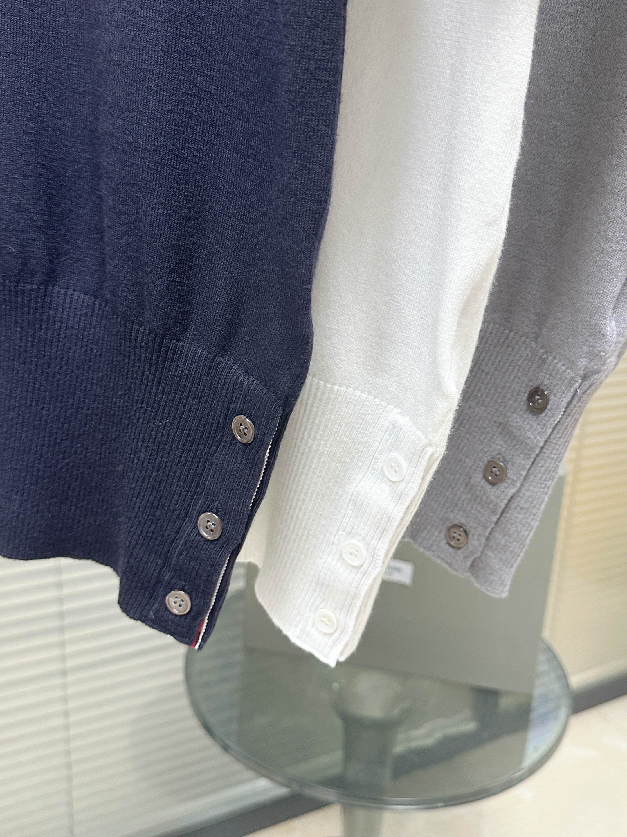 톰브라운 남성 반팔 142900 Thom Browne T Shirt 상세 이미지 14
