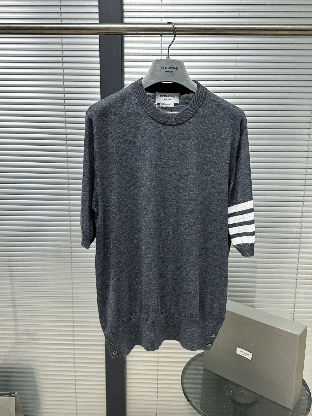 톰브라운 남성 반팔 126269 Thom Browne T Shirt 썸네일 이미지