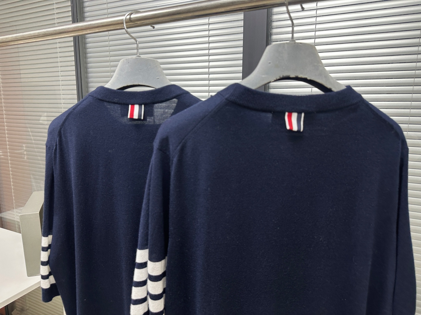 톰브라운 남성 반팔 126266 Thom Browne T Shirt 썸네일 이미지