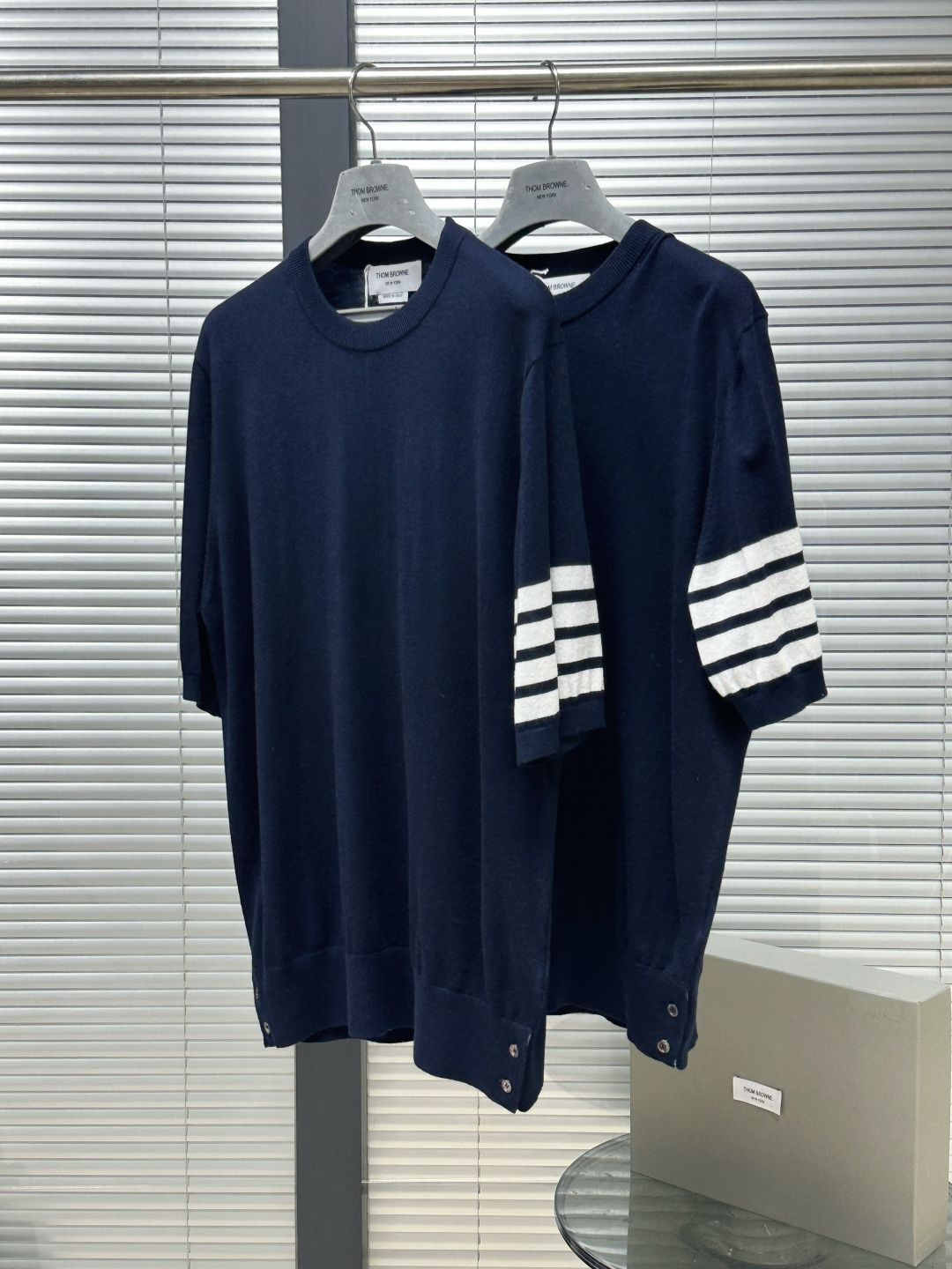 톰브라운 남성 반팔 126266 Thom Browne T Shirt 썸네일 이미지