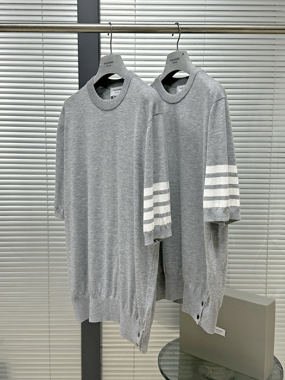 톰브라운 남성 반팔 126259 Thom Browne T Shirt 썸네일 이미지