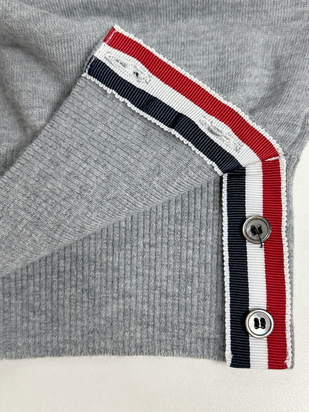 톰브라운 남성 반팔 126259 Thom Browne T Shirt 썸네일 이미지