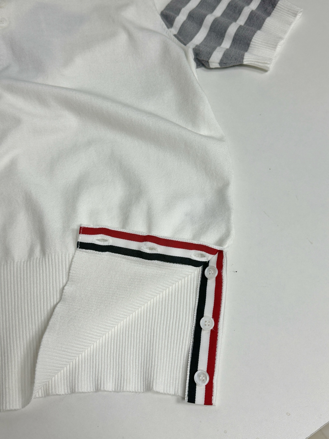 톰브라운 남성 반팔 126257 Thom Browne T Shirt 썸네일 이미지