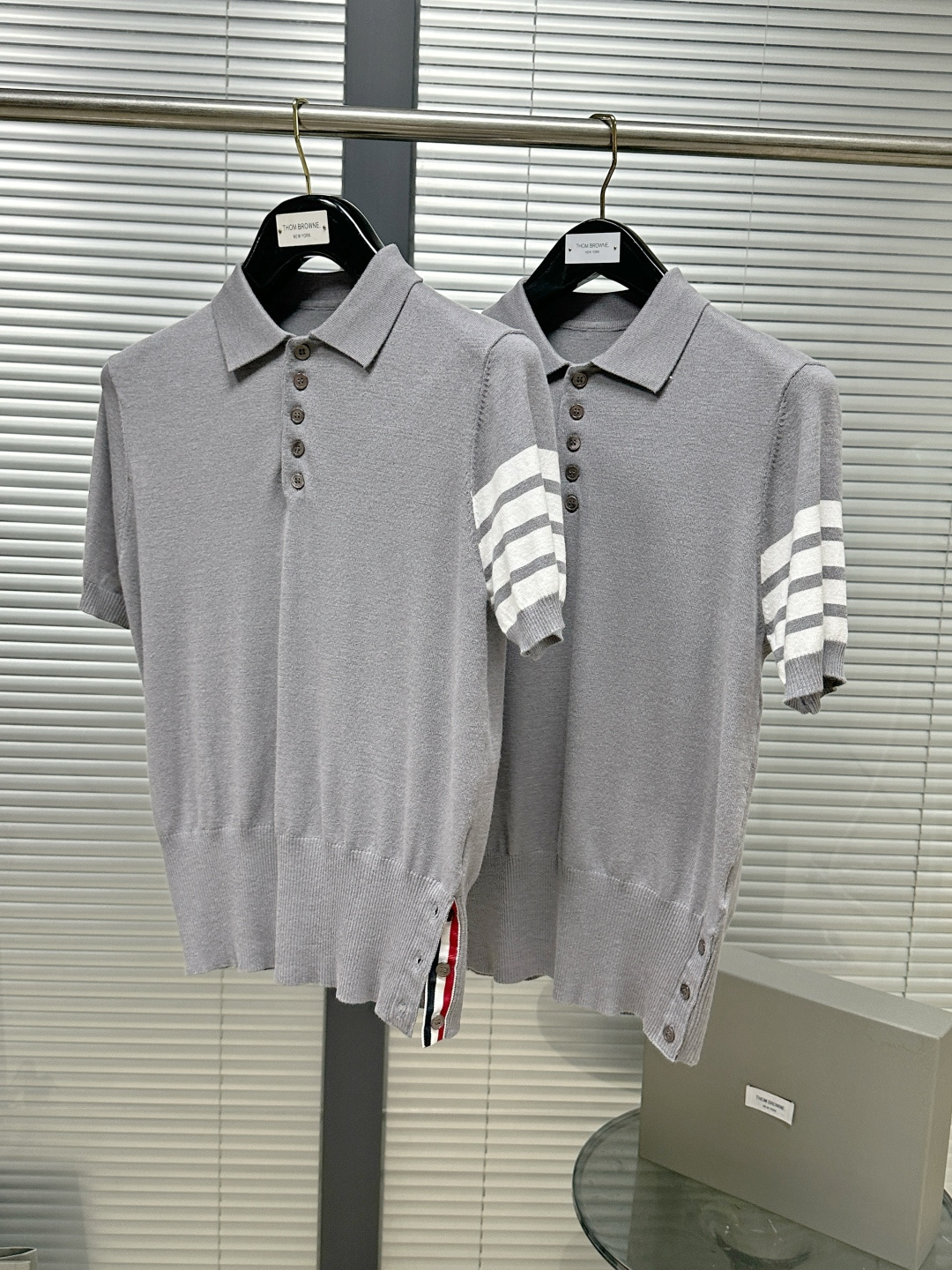 톰브라운 남성 반팔 126256 Thom Browne T Shirt 썸네일 이미지