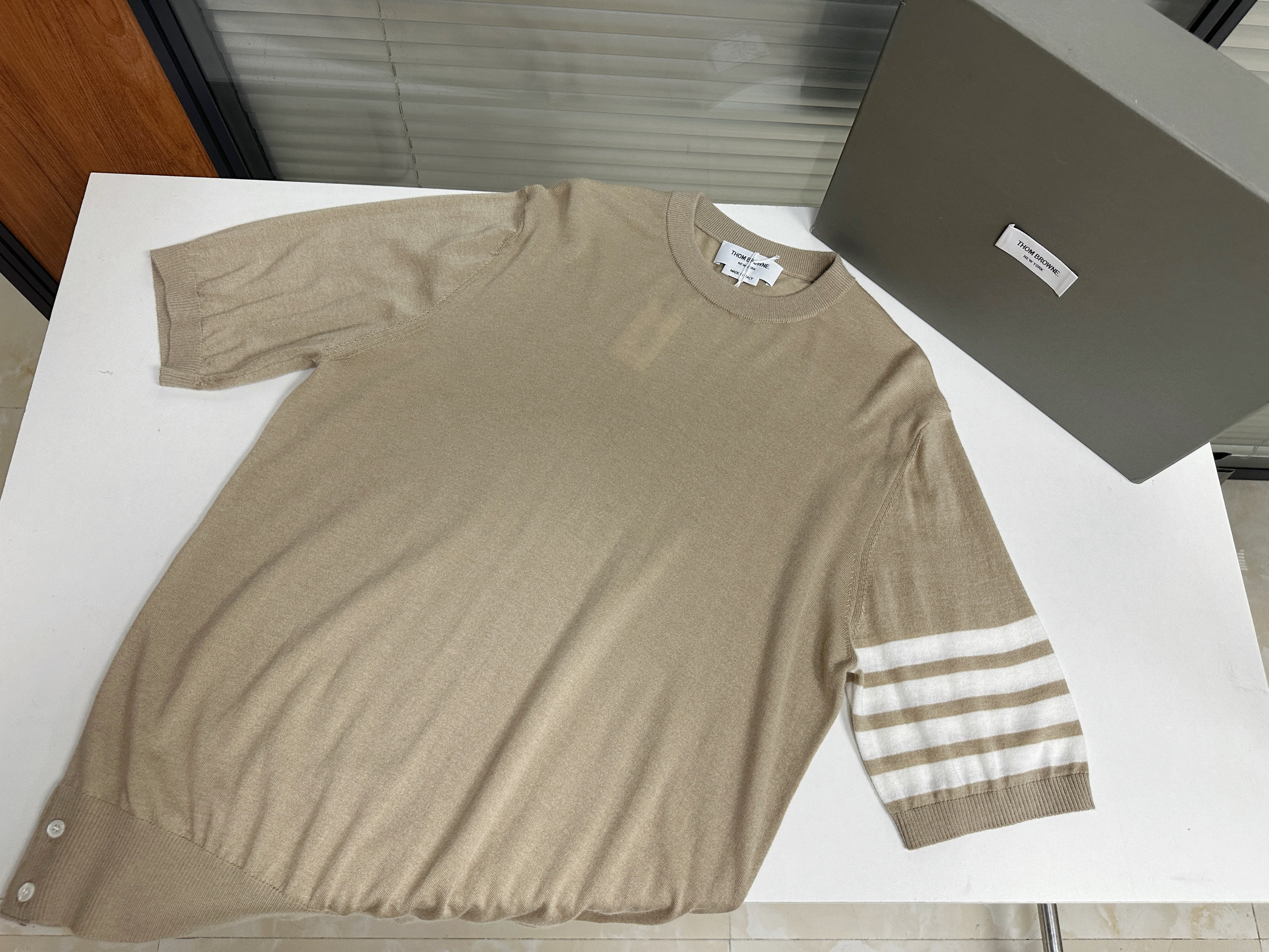 톰브라운 남성 반팔 126268 Thom Browne T Shirt 썸네일 이미지