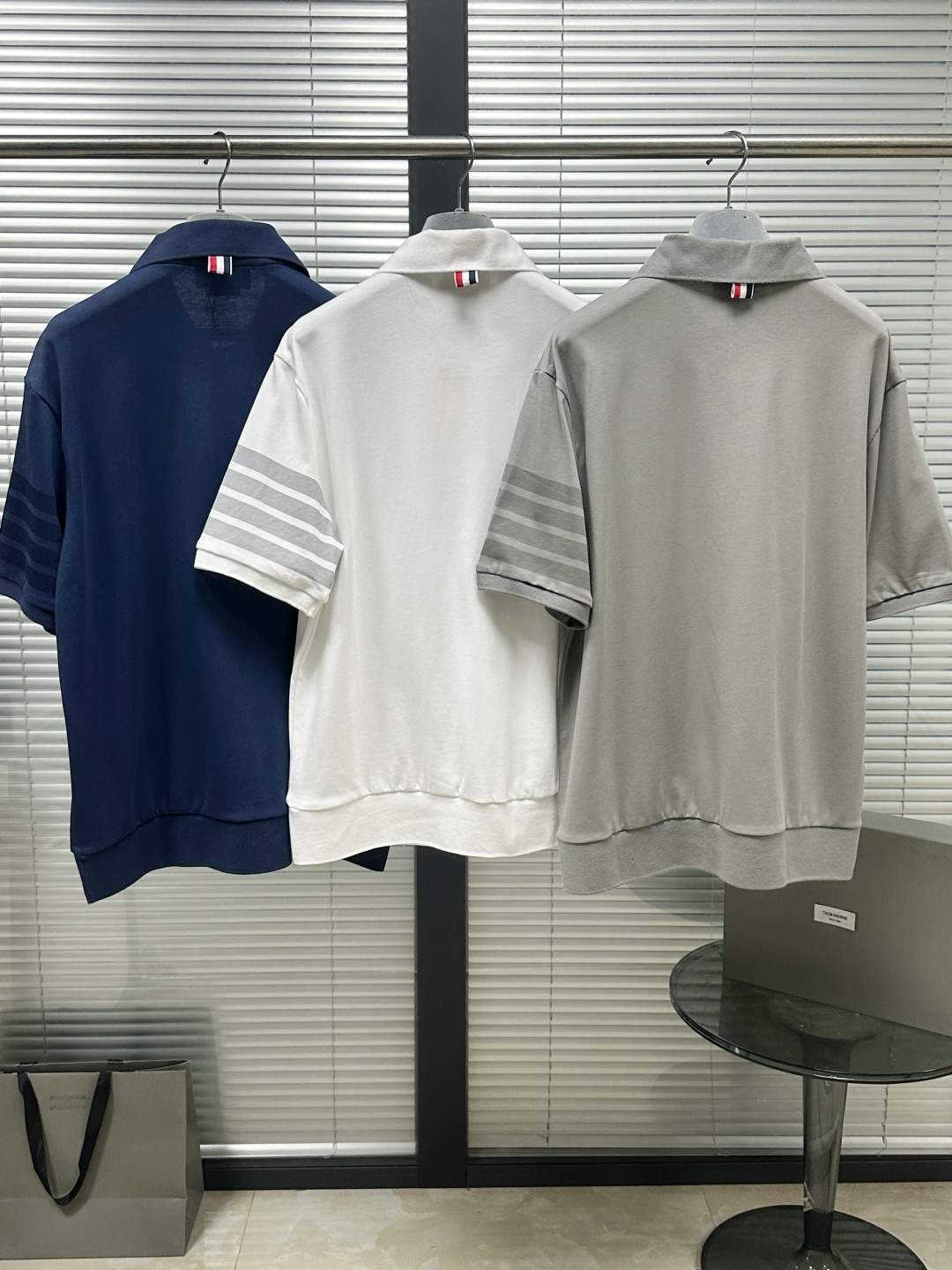 톰브라운 남성 반팔 142897 Thom Browne T Shirt 상세 이미지 3