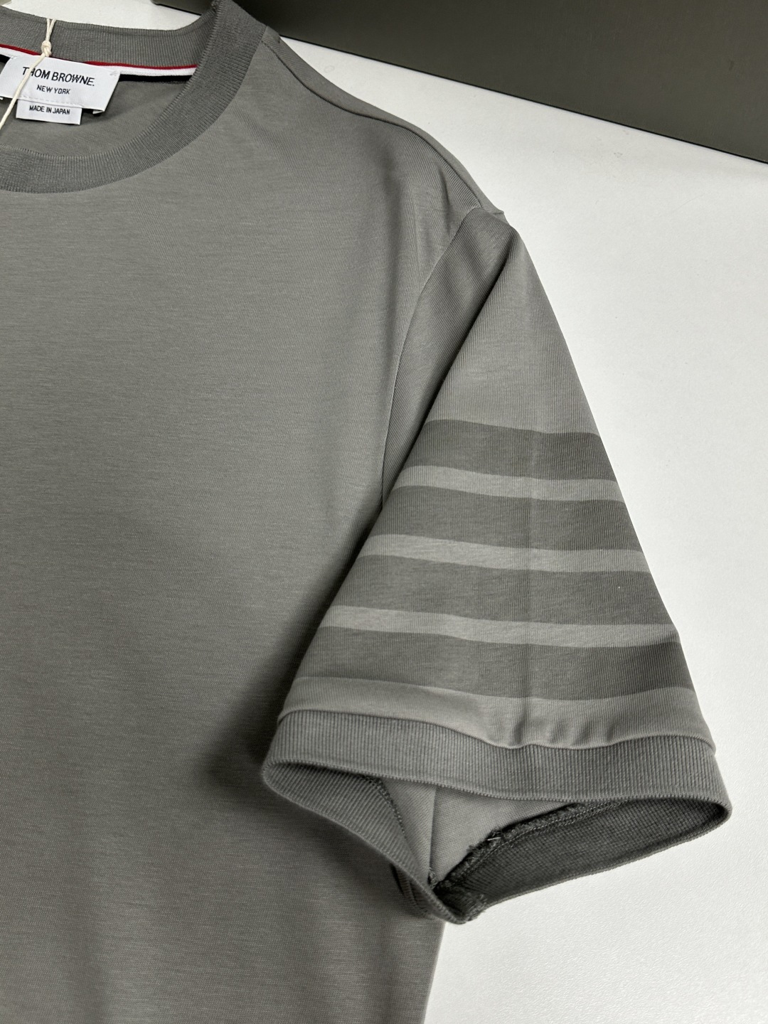 톰브라운 남성 반팔 126233 Thom Browne T Shirt 썸네일 이미지