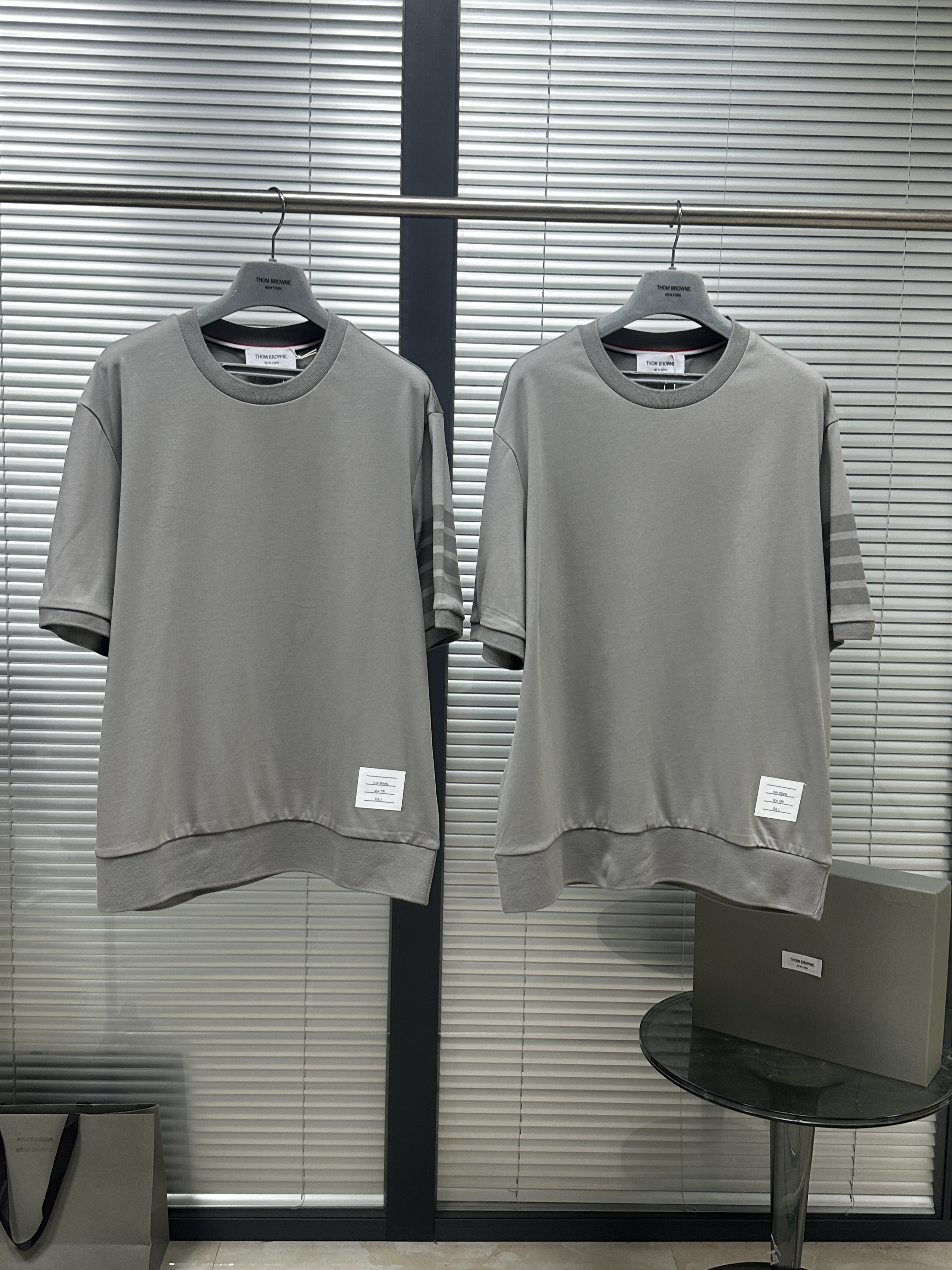 톰브라운 남성 반팔 126233 Thom Browne T Shirt 썸네일 이미지