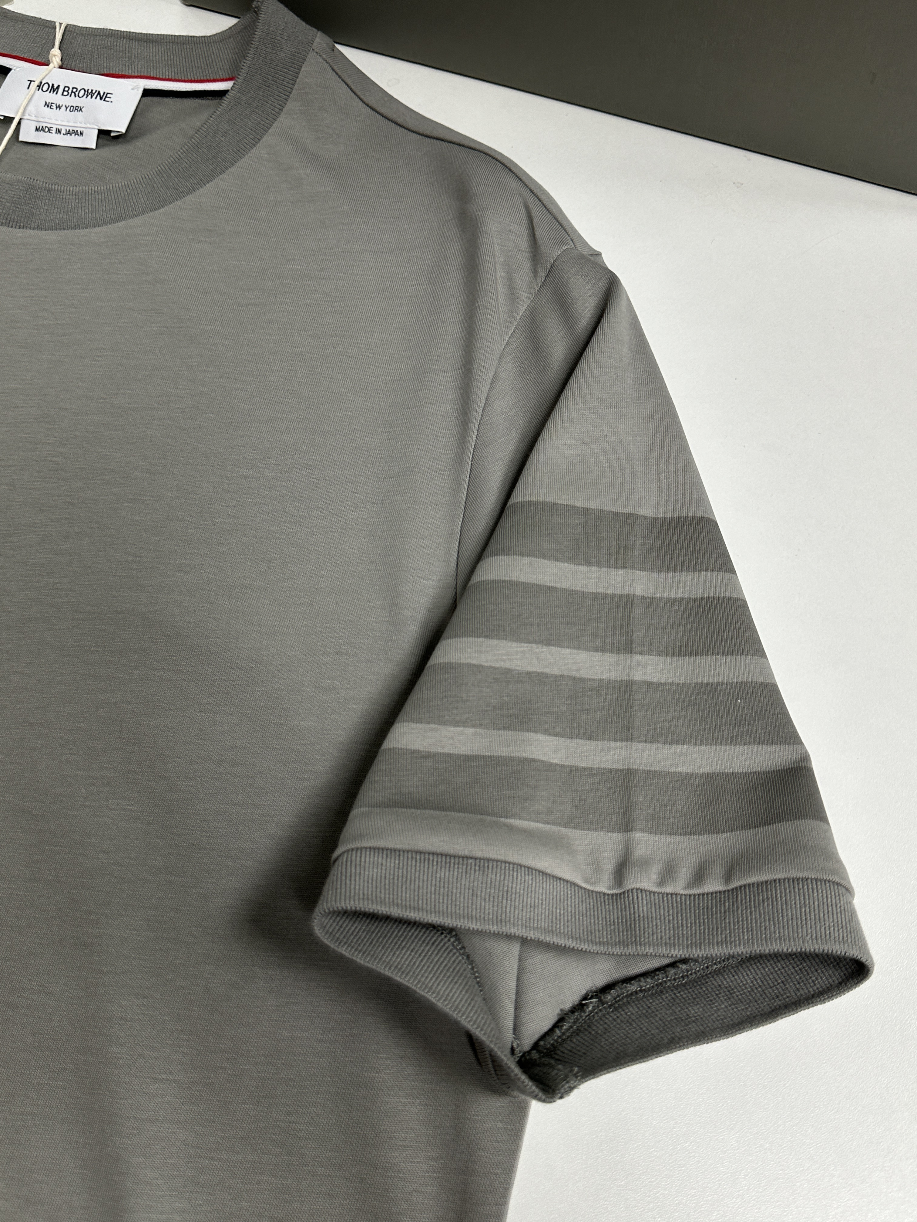 톰브라운 남성 반팔 126233 Thom Browne T Shirt 썸네일 이미지