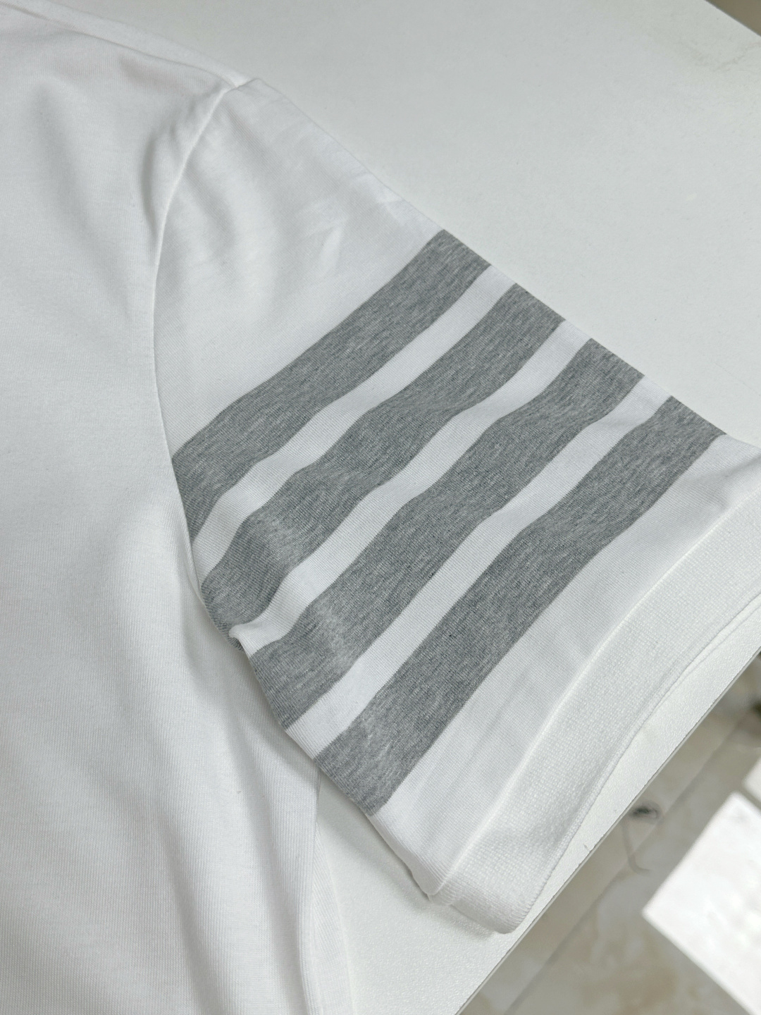 톰브라운 남성 반팔 126231 Thom Browne T Shirt 썸네일 이미지