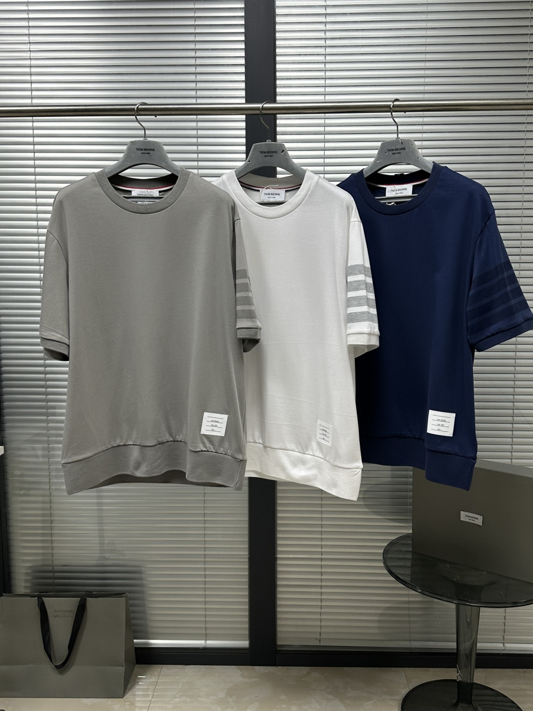 톰브라운 남성 반팔 142896 Thom Browne T Shirt 상세 이미지 2