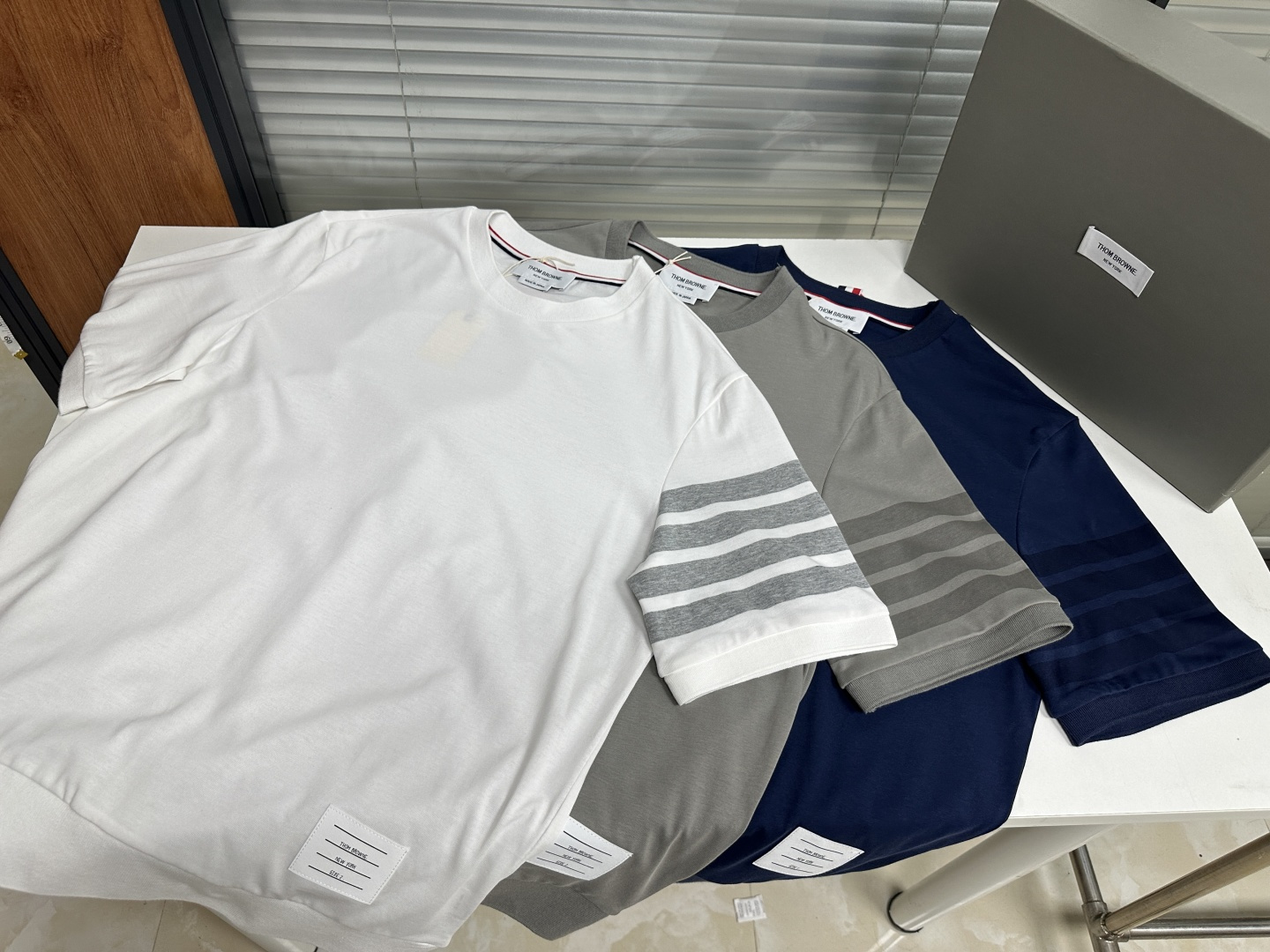 톰브라운 남성 반팔 142896 Thom Browne T Shirt 상세 이미지 5