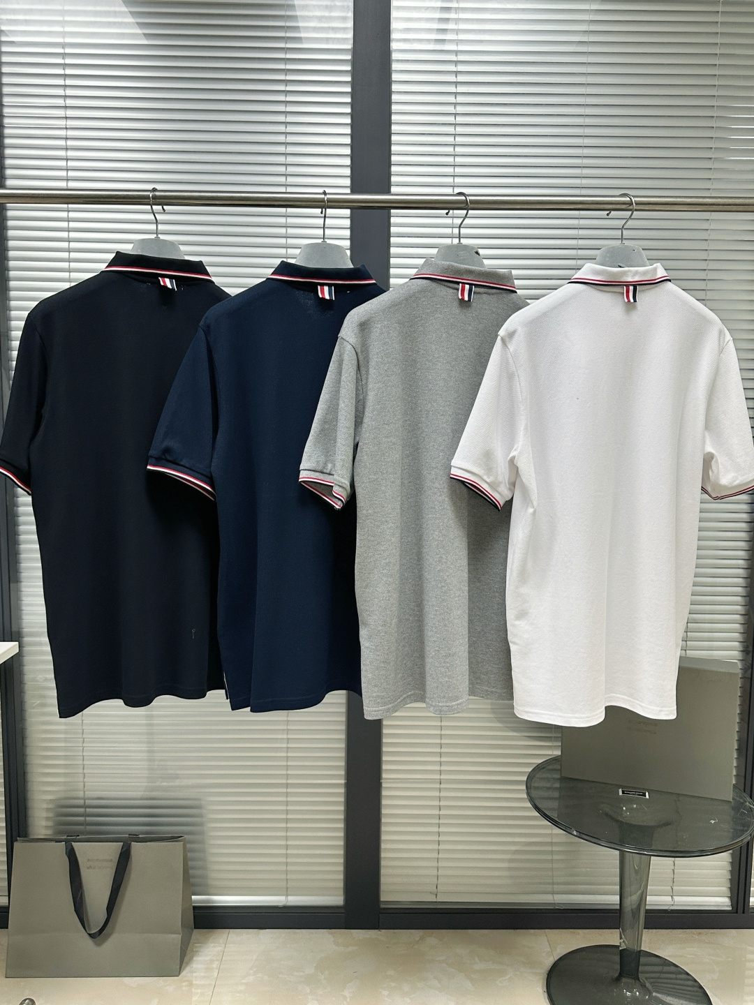 톰브라운 남성 반팔 142895 Thom Browne T Shirt 상세 이미지 3