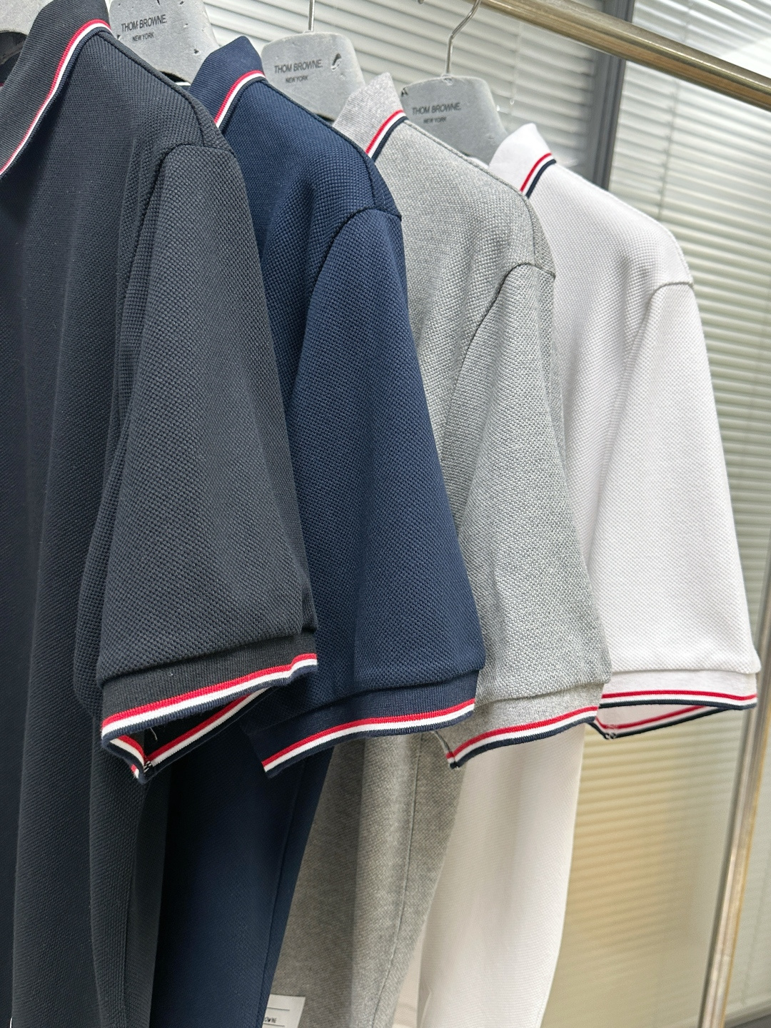 톰브라운 남성 반팔 142895 Thom Browne T Shirt 상세 이미지 5