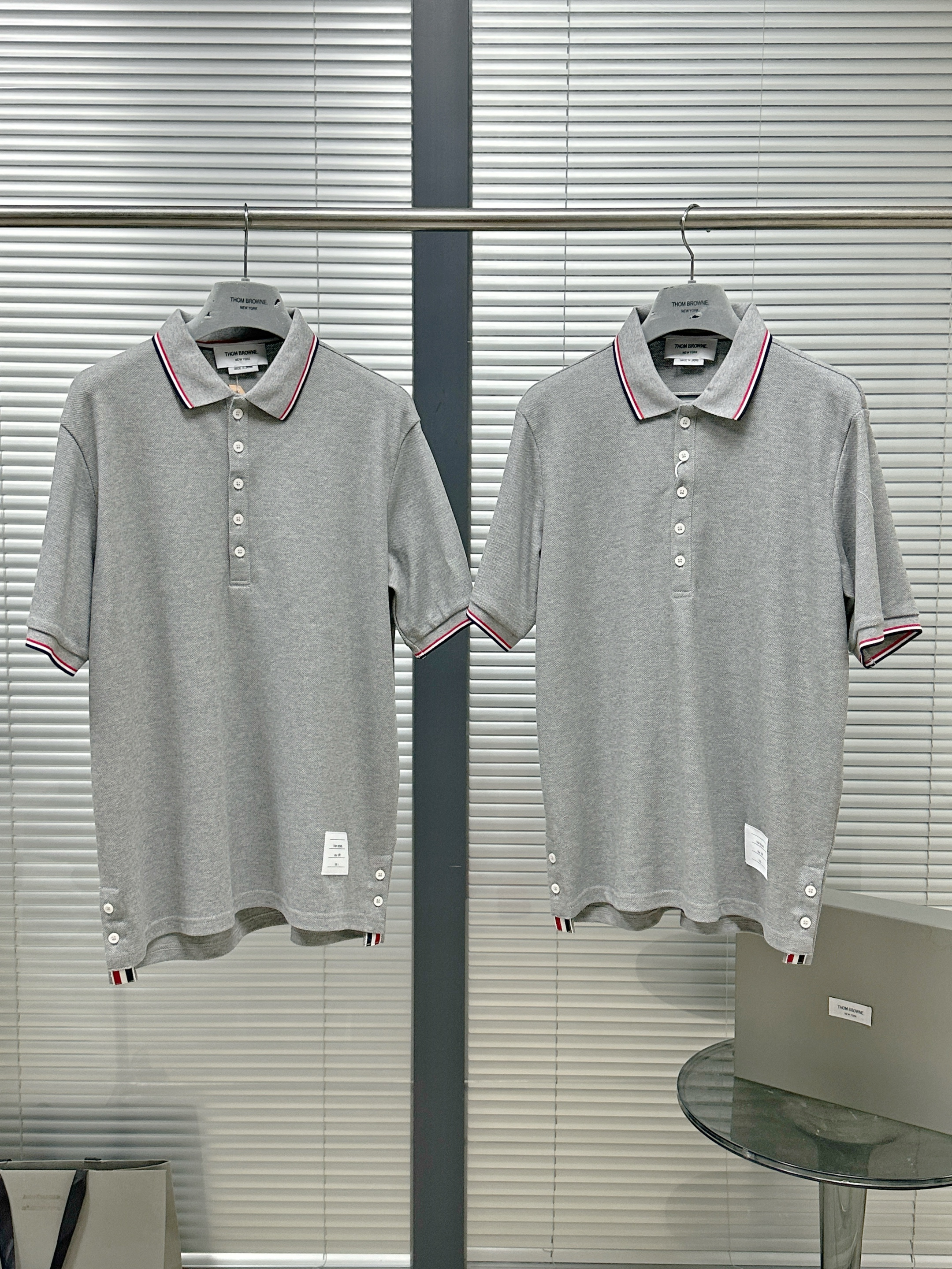 톰브라운 남성 반팔 126254 Thom Browne T Shirt 썸네일 이미지