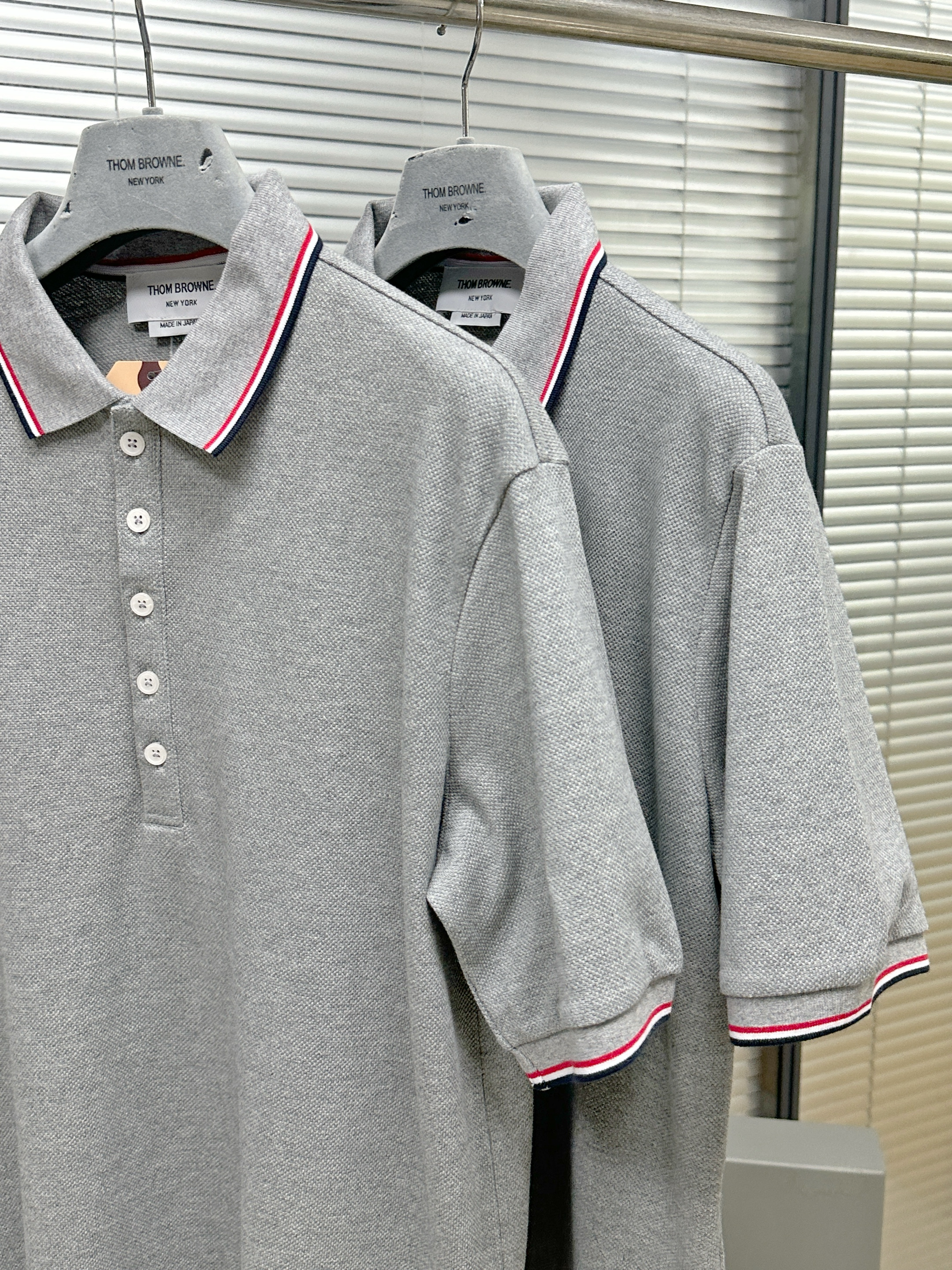 톰브라운 남성 반팔 126254 Thom Browne T Shirt 썸네일 이미지