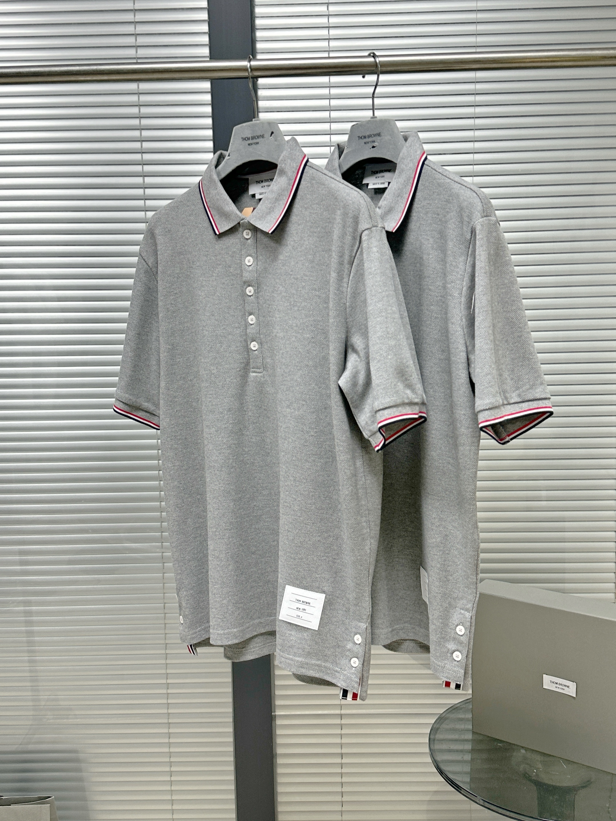 톰브라운 남성 반팔 126254 Thom Browne T Shirt 썸네일 이미지