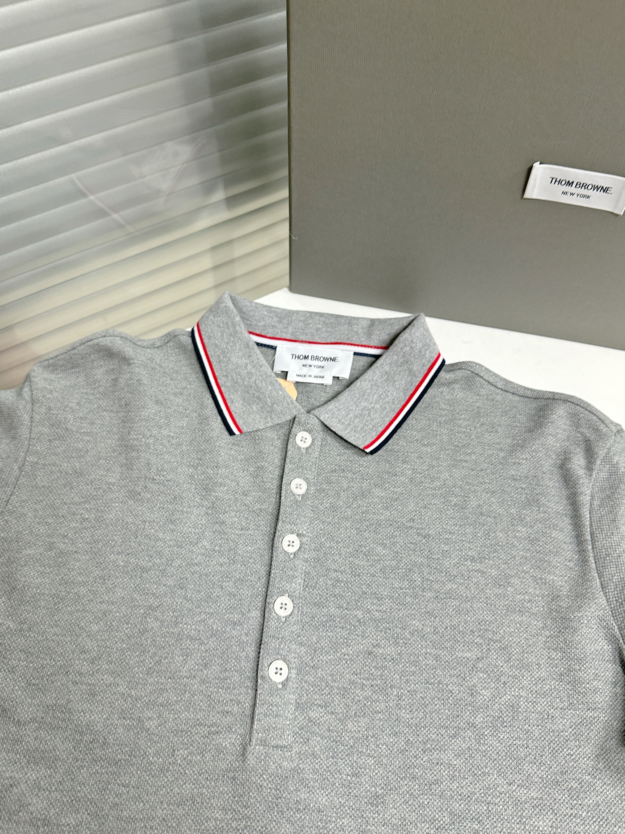 톰브라운 남성 반팔 126254 Thom Browne T Shirt 썸네일 이미지