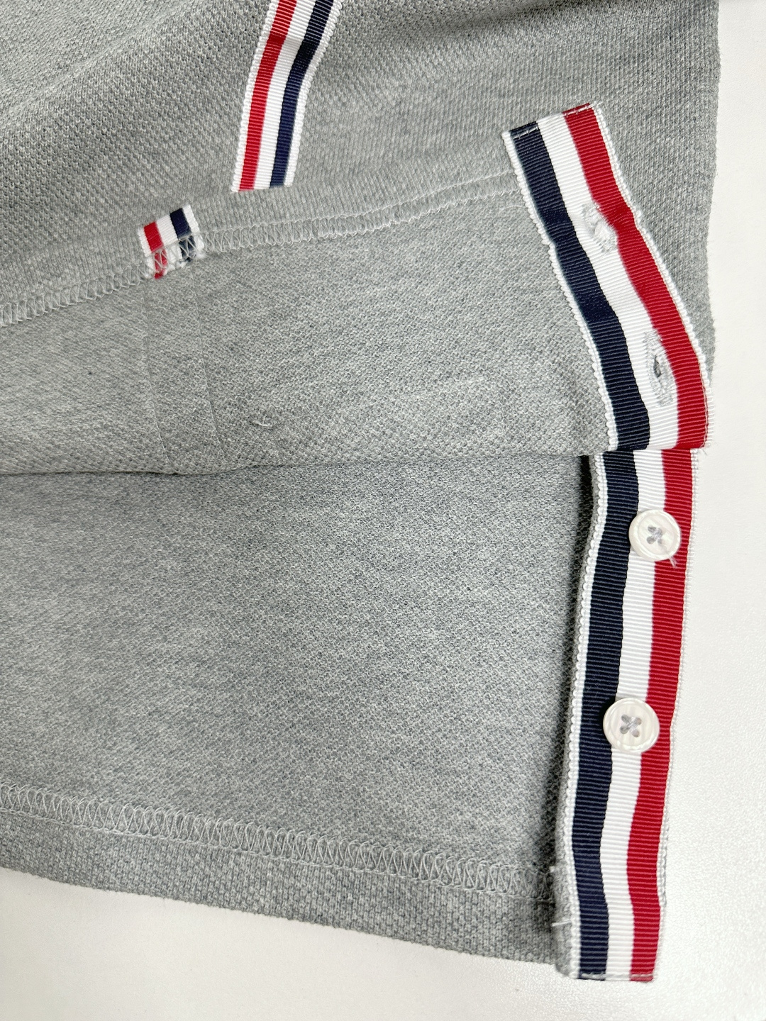 톰브라운 남성 반팔 126226 Thom Browne T Shirt 썸네일 이미지