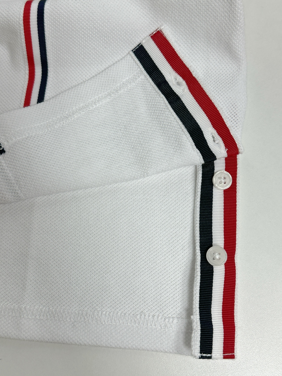 톰브라운 남성 반팔 126225 Thom Browne T Shirt 썸네일 이미지