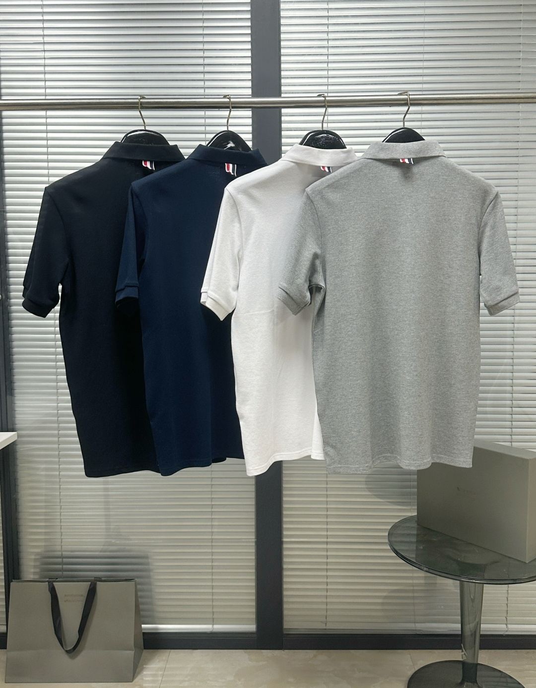 톰브라운 남성 반팔 142924 Thom Browne T Shirt 상세 이미지 4
