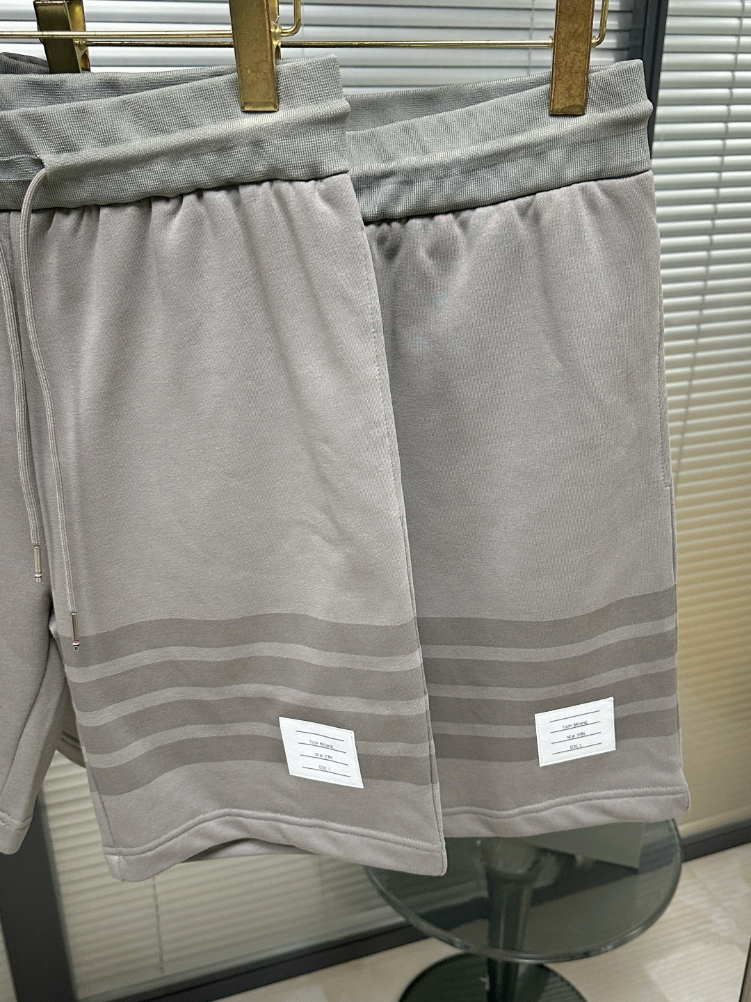 톰브라운 남성 반바지 126276 Thom Browne Shorts 썸네일 이미지