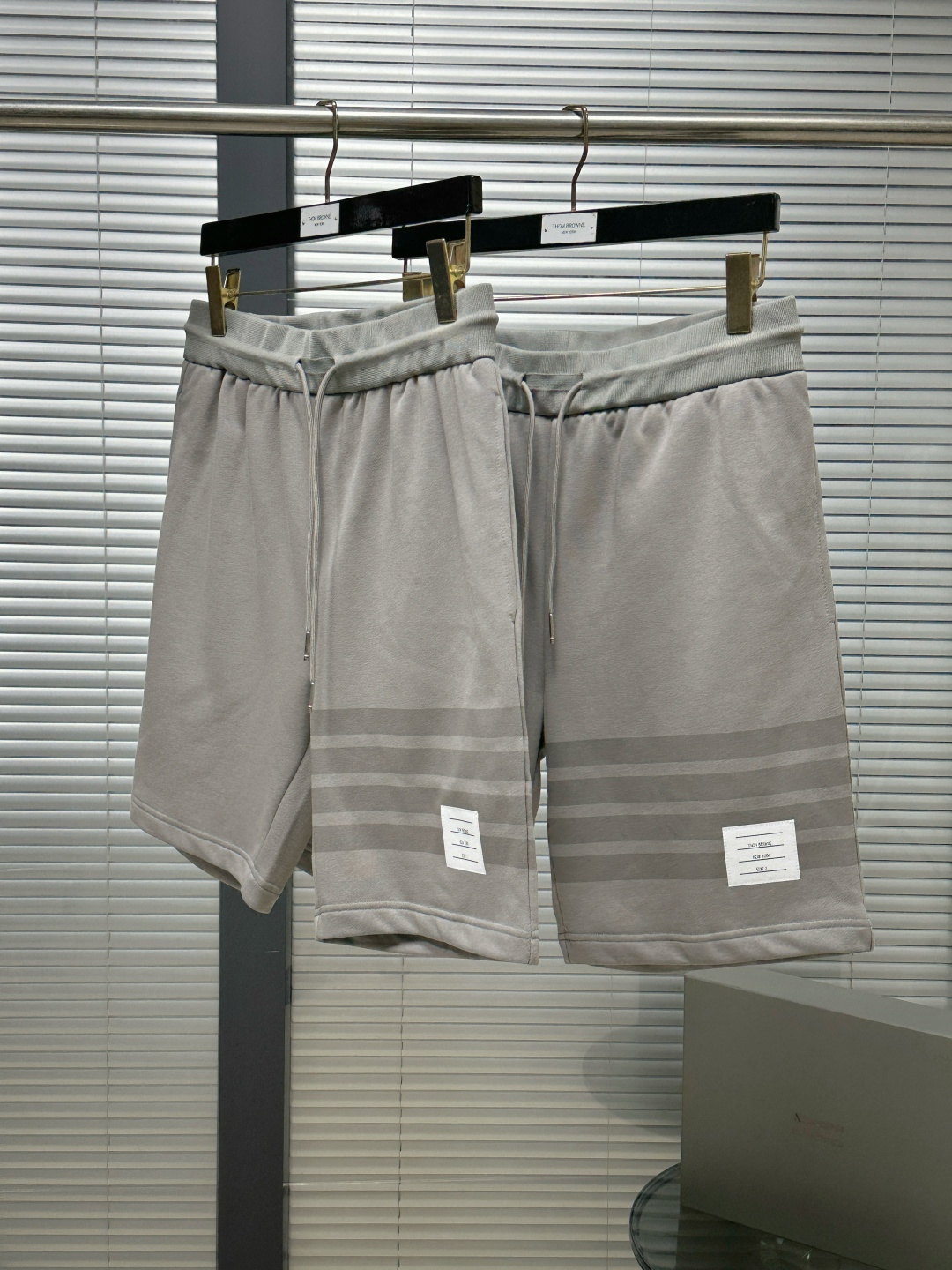 톰브라운 남성 반바지 126276 Thom Browne Shorts 썸네일 이미지