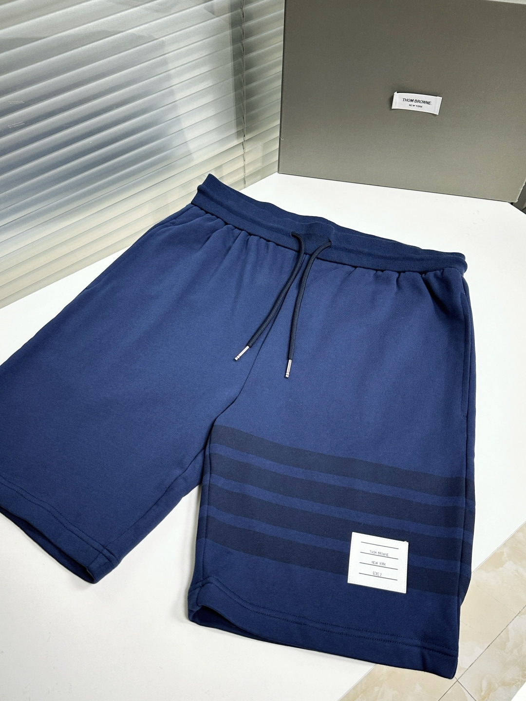 톰브라운 남성 반바지 126275 Thom Browne Shorts 썸네일 이미지