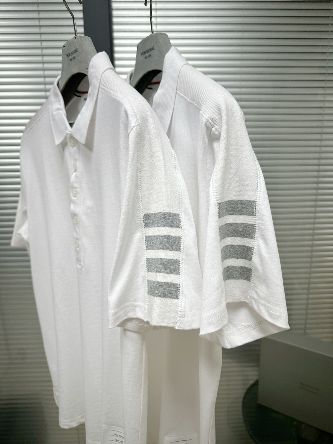 톰브라운 남성 반팔 126274 Thom Browne T Shirt 썸네일 이미지