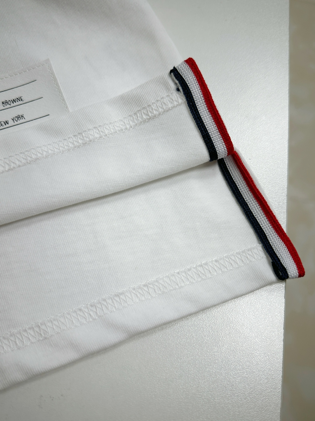 톰브라운 남성 반팔 126274 Thom Browne T Shirt 썸네일 이미지