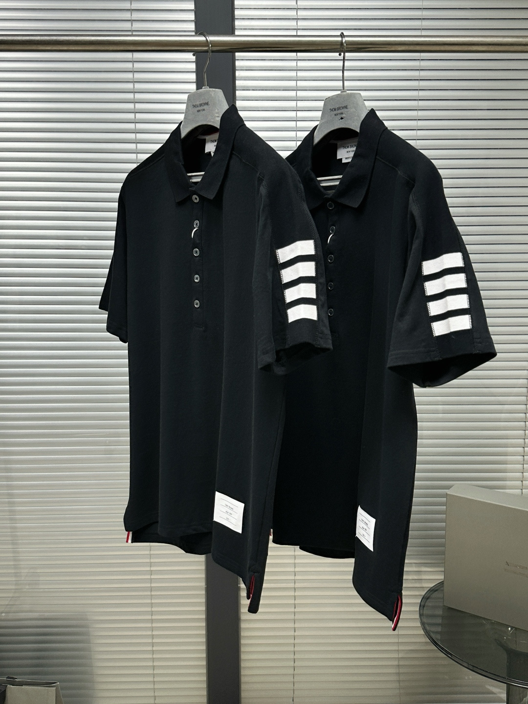 톰브라운 남성 반팔 126273 Thom Browne T Shirt 썸네일 이미지