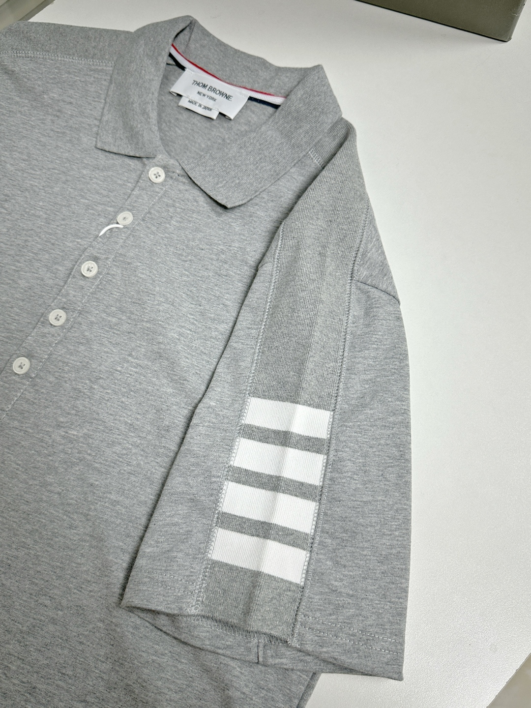 톰브라운 남성 반팔 126271 Thom Browne T Shirt 썸네일 이미지