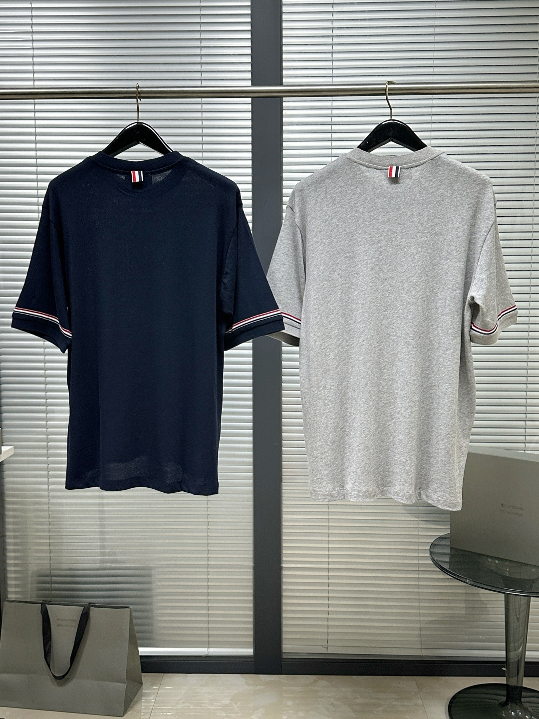 톰브라운 남성 반팔 142868 Thom Browne T Shirt 상세 이미지 3