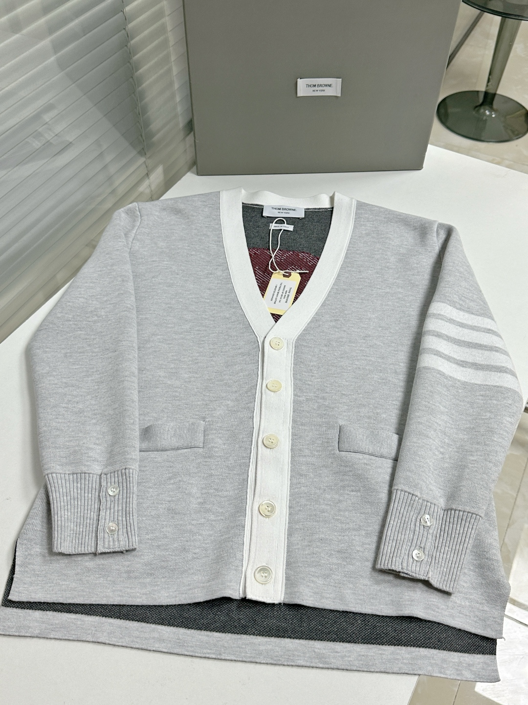 톰브라운 남성 가디건 142856 Thom Browne Cardigan 상세 이미지 3