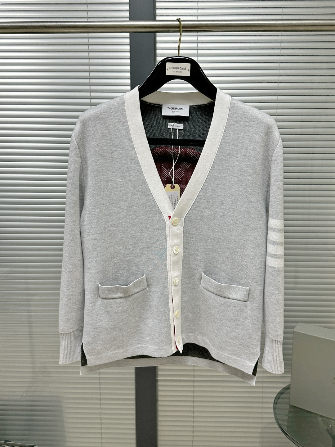 톰브라운 남성 가디건 142856 Thom Browne Cardigan 상세 이미지 2