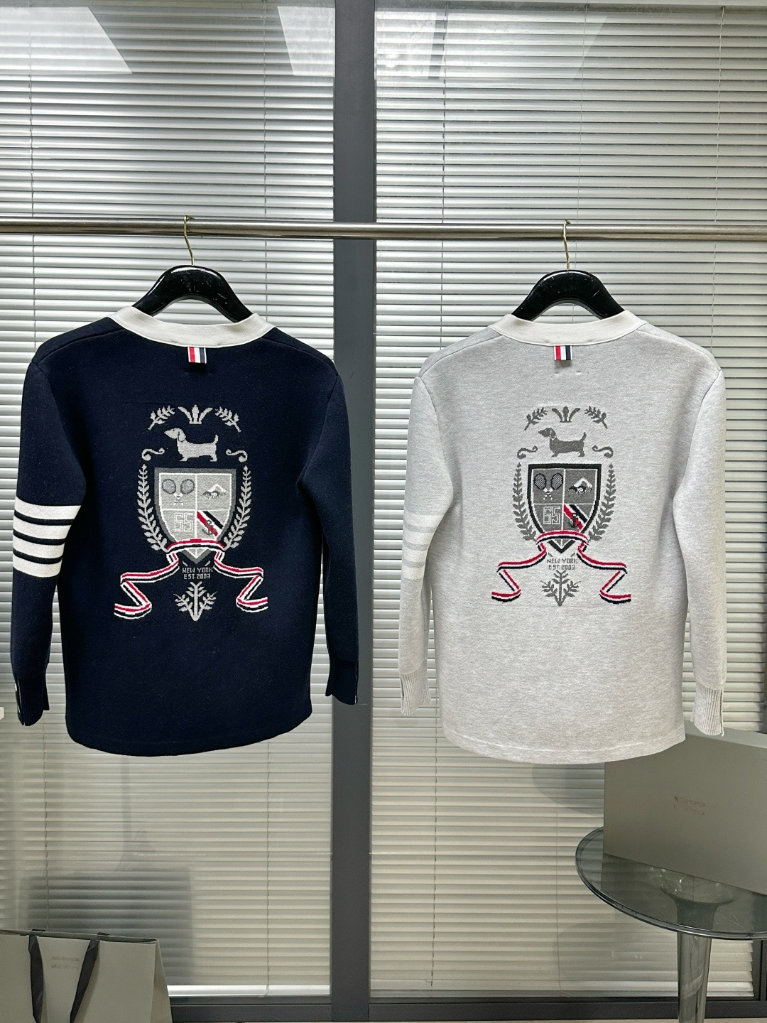 톰브라운 남성 가디건 142855 Thom Browne Cardigan 상세 이미지 2