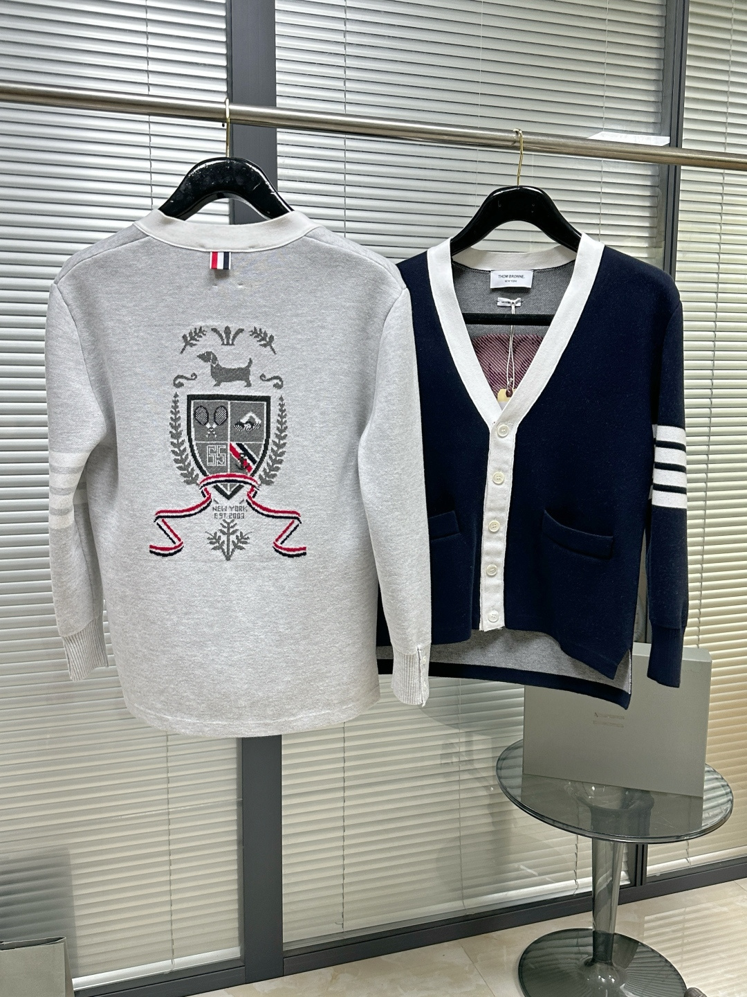 톰브라운 남성 가디건 142855 Thom Browne Cardigan 상세 이미지 4