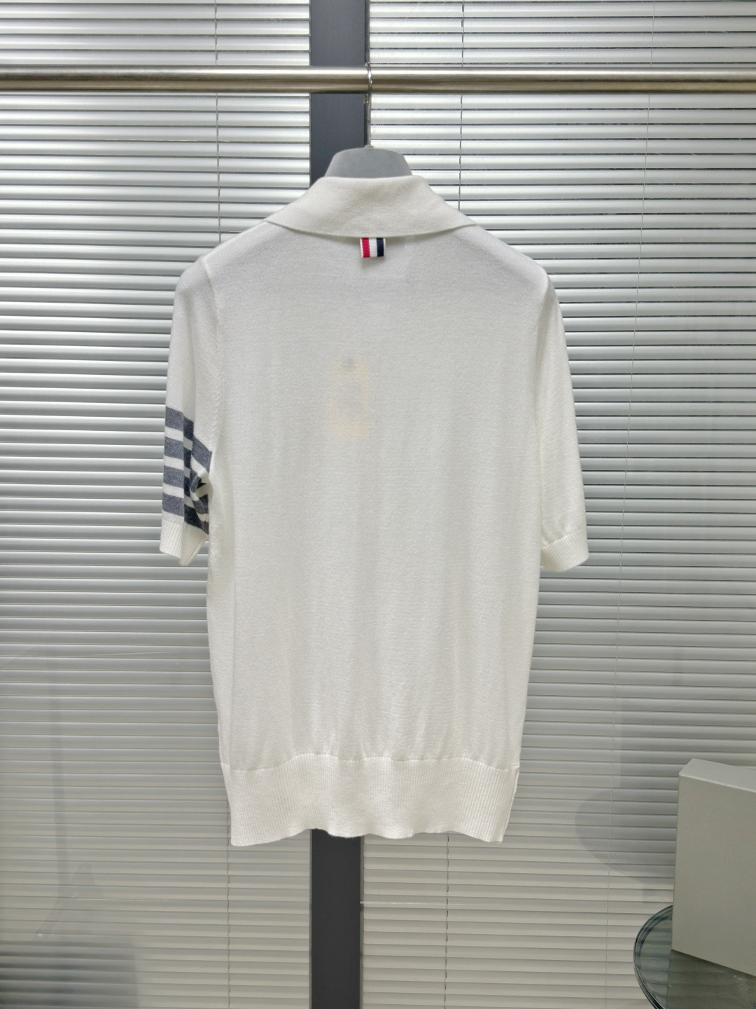 톰브라운 남성 반팔 142884 Thom Browne T Shirt 상세 이미지 2
