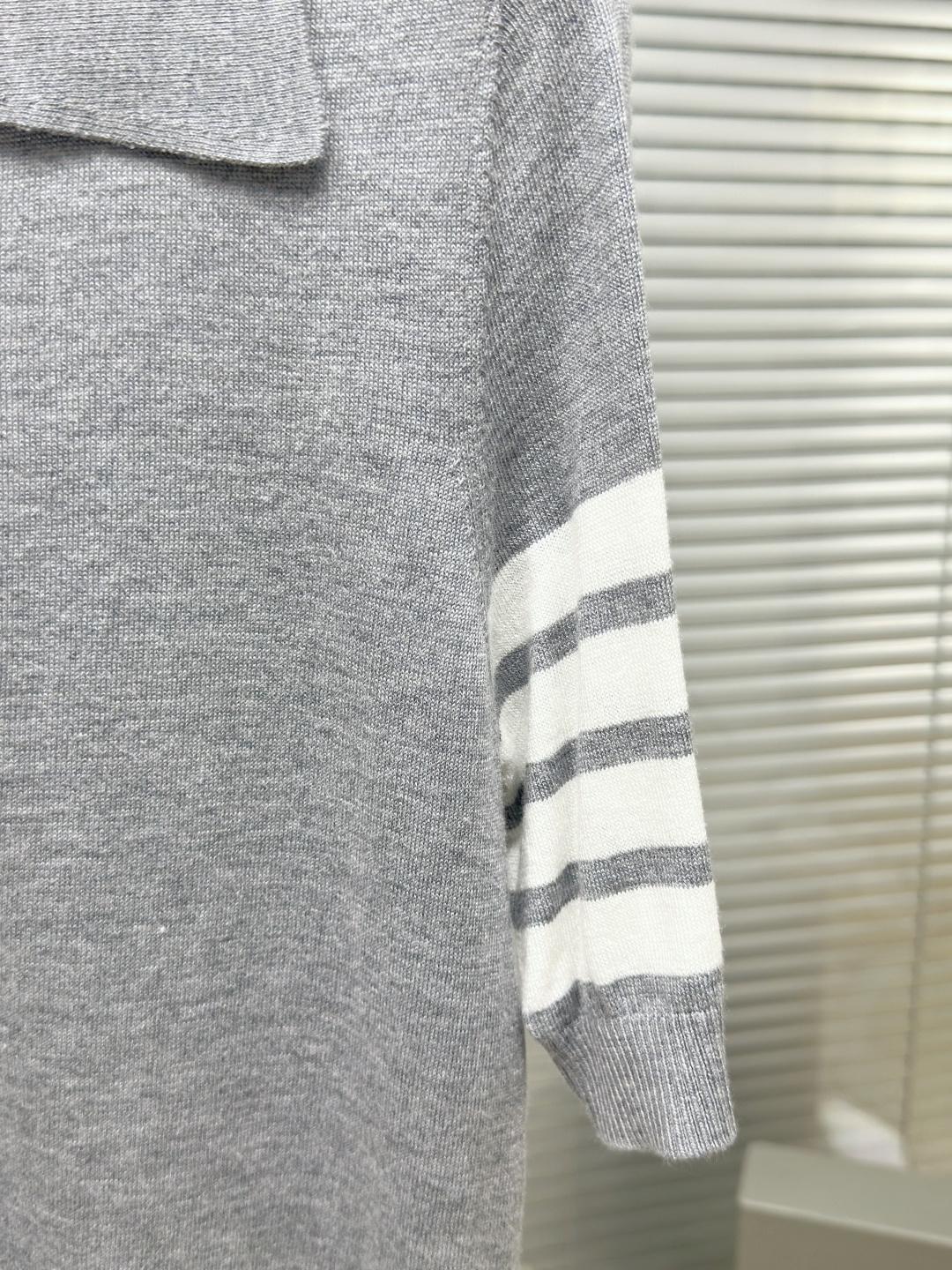 톰브라운 남성 반팔 142882 Thom Browne T Shirt 상세 이미지 3
