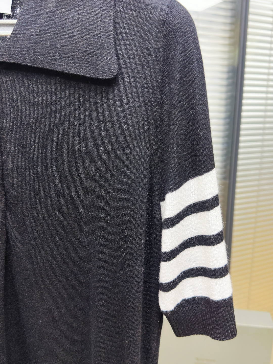 톰브라운 남성 반팔 142880 Thom Browne T Shirt 상세 이미지 3