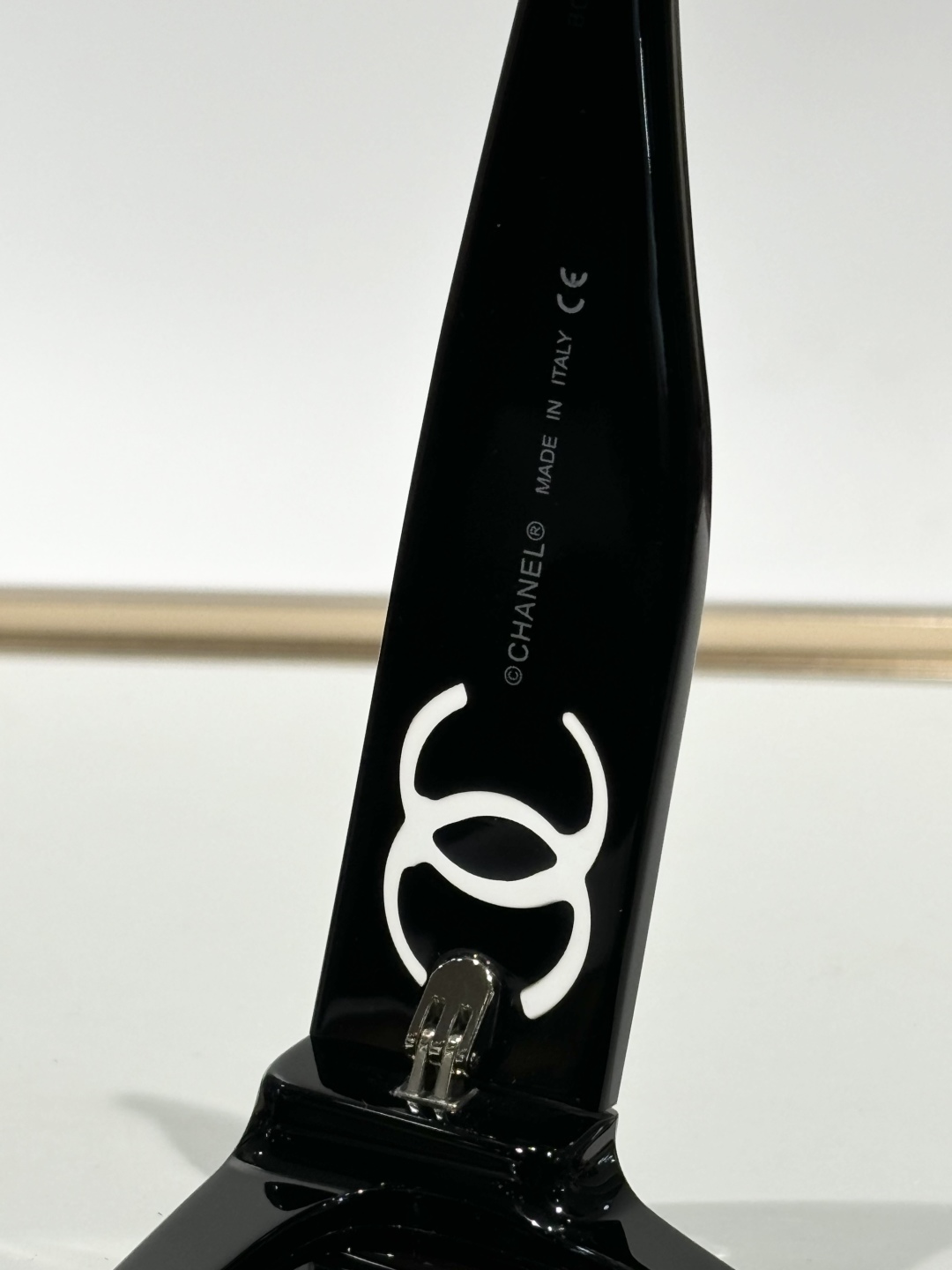  CHANEL
MODEL：CH5527
SIZE：53口18-145
偏光片是纯尼龙原版镜片
