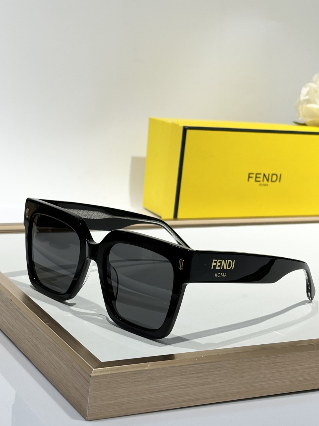  Fend*
Mod：FE40101I
Size：52-22-145
新色😍
