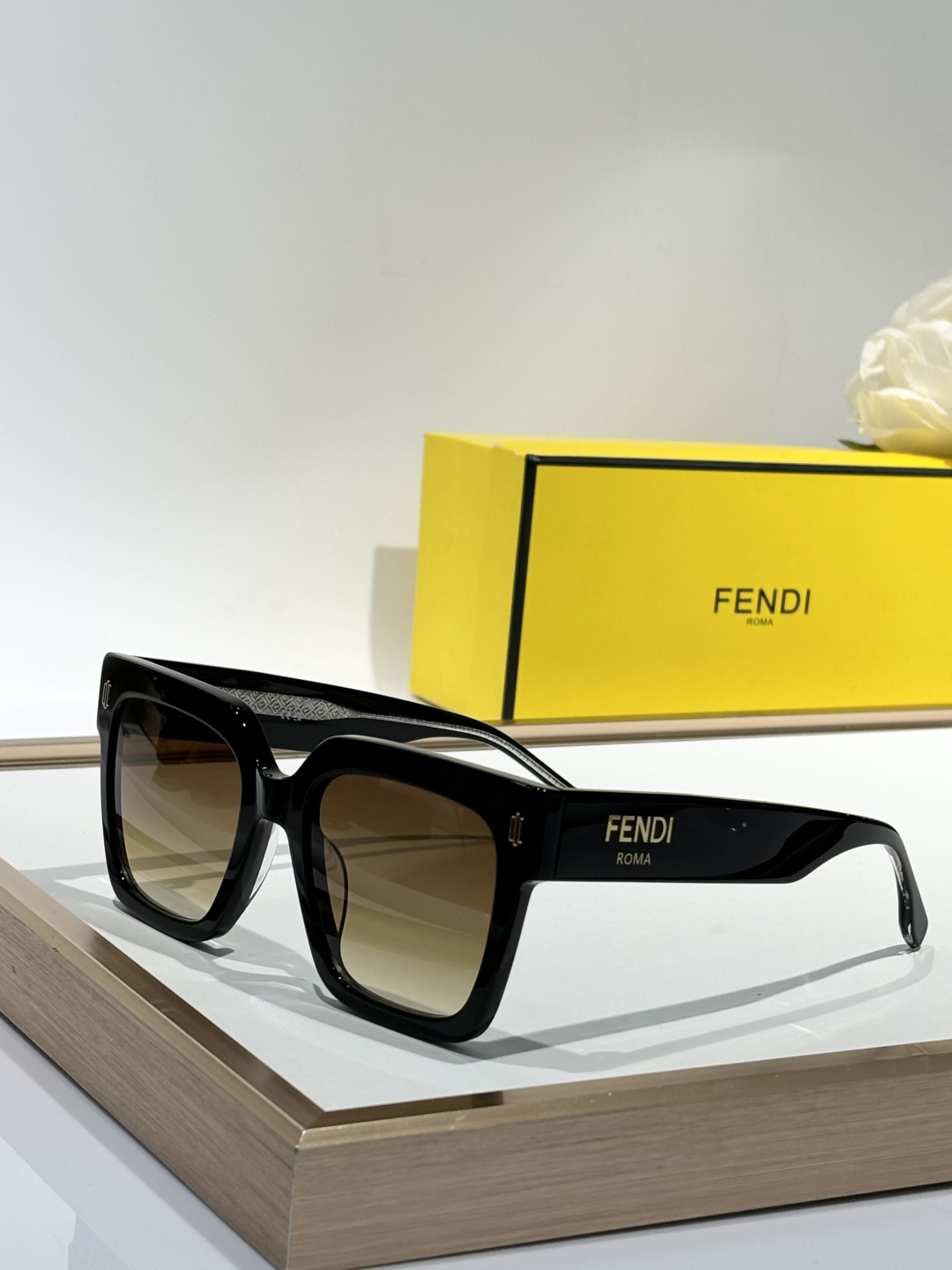  Fend*
Mod：FE40101I
Size：52-22-145
新色😍

