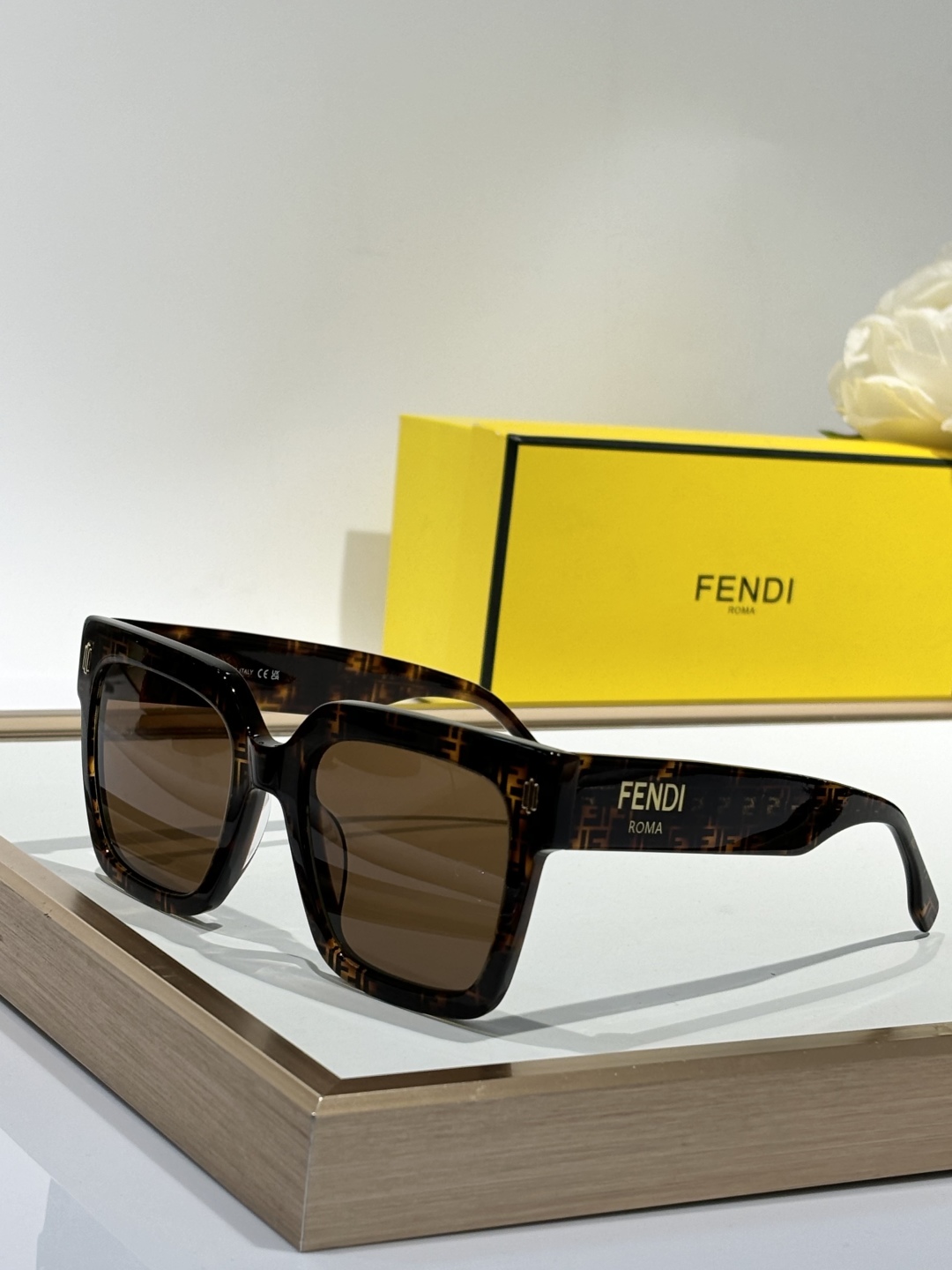 Fend*
Mod：FE40101I
Size：52-22-145
新色😍
